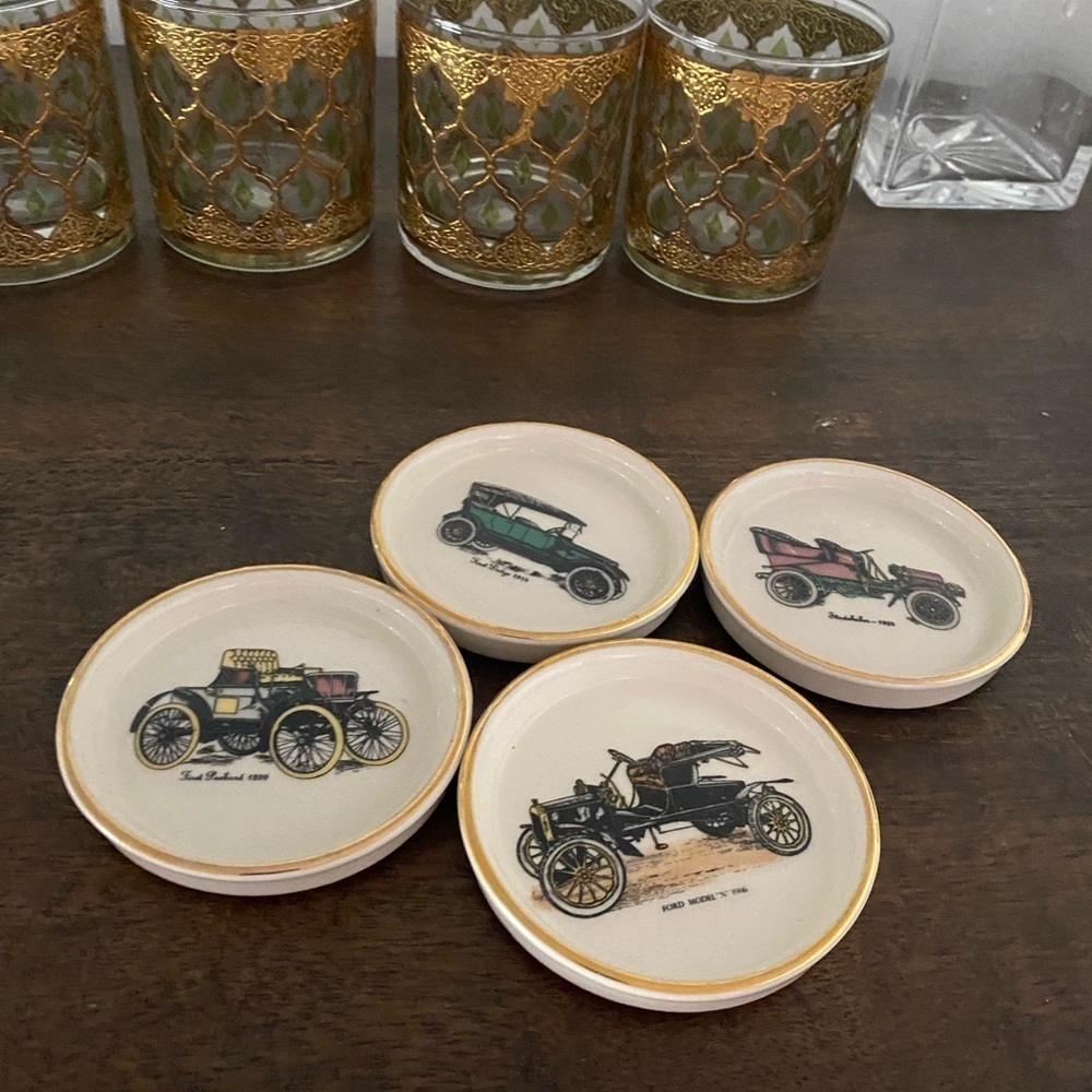 𝅺4 very collectible vintage HYALYN mini trinket dishes